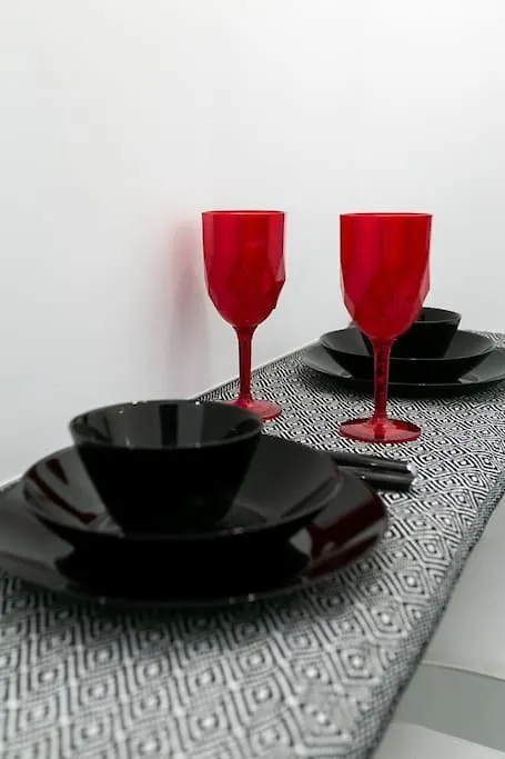 Μarble Suite. 40Sqm Center. Gas Heating. Private Entrance.Secured24H Thessaloniki