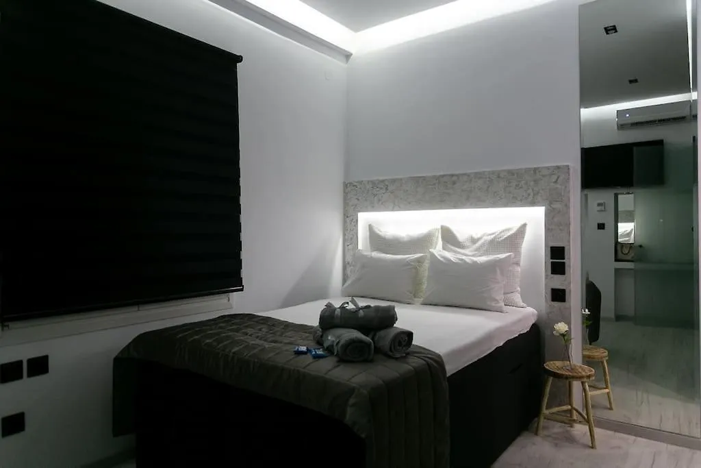 Apartment Μarble Suite. 40Sqm Center. Gas Heating. Private Entrance.Secured24H Thessaloniki